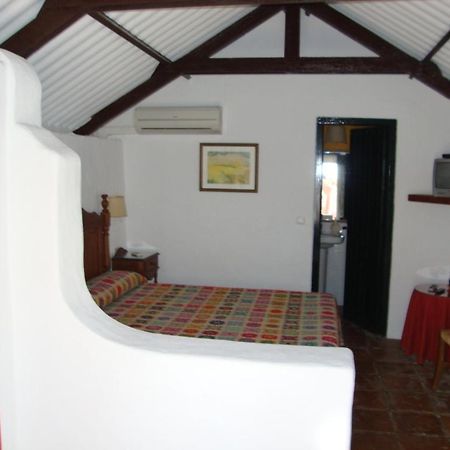 Alojamiento Cortijo el Caserio Hostal Conil De La Frontera Habitación foto